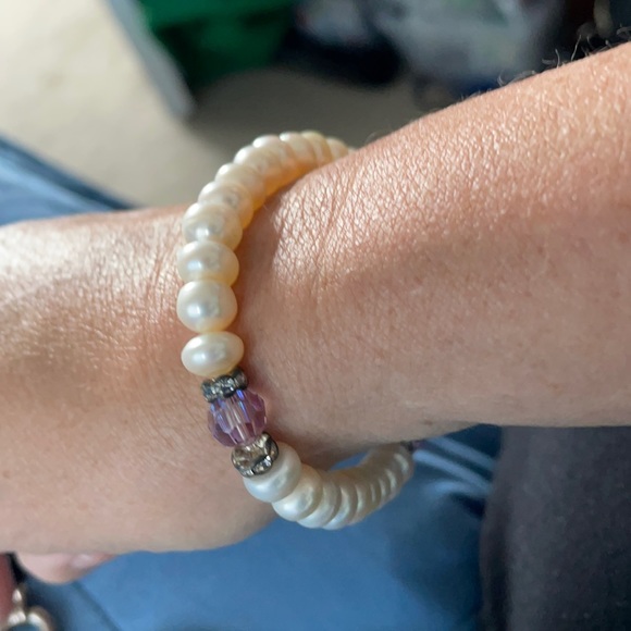 Jewelry - Very Pretty Crystals And Pearl Bracelet